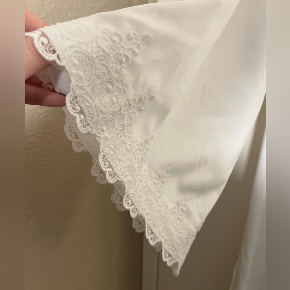 Bridal Robe, Size M - Picture 11 of 13